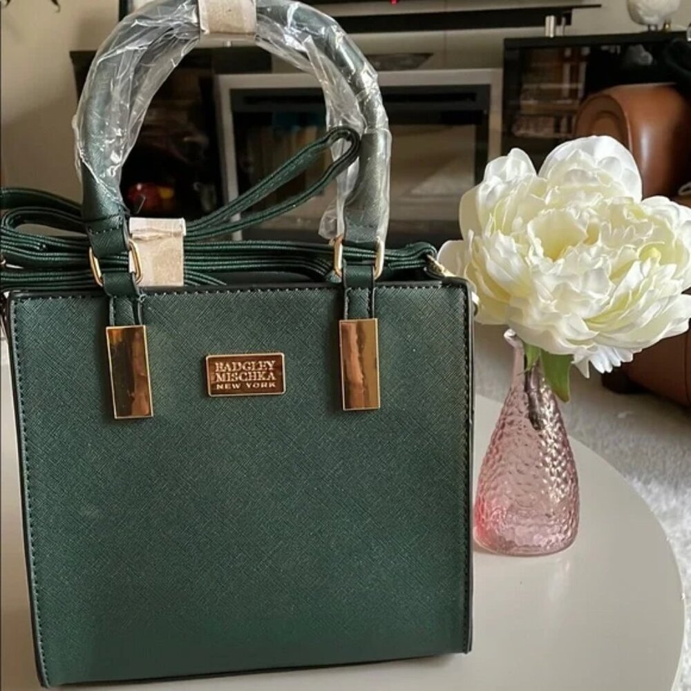 Badgley Mischka Green crossbody purse NWT